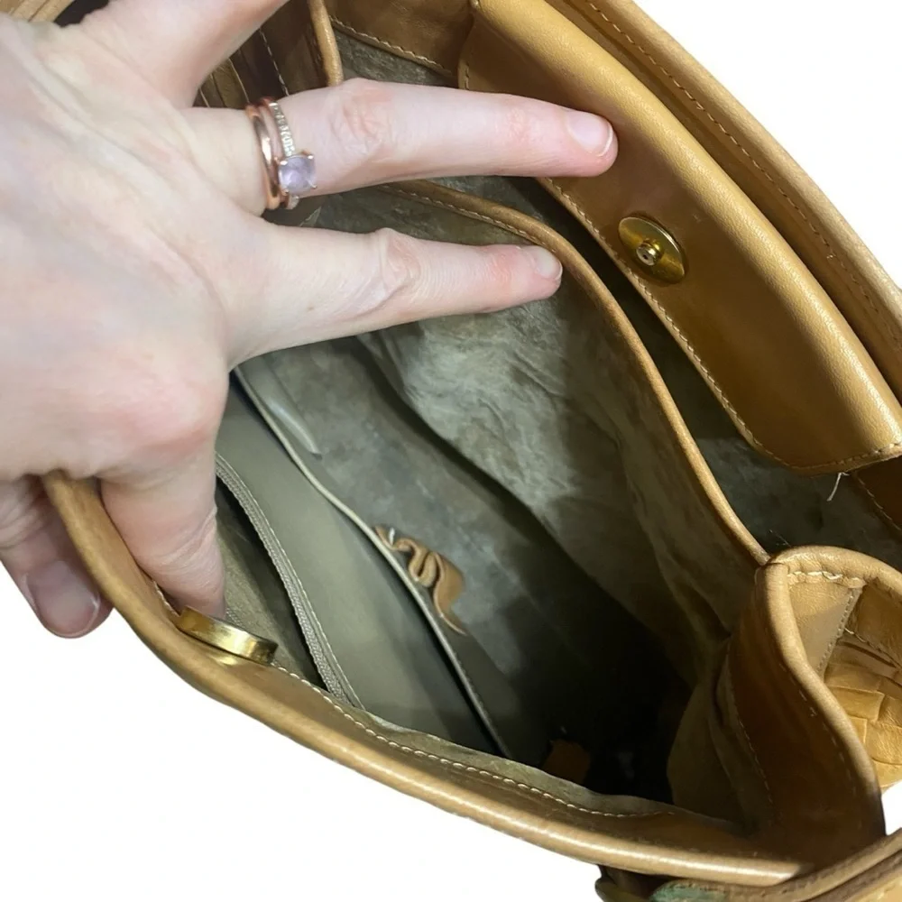 Brahmin Tan Leather Weave Textured Top Carry Shoulder Bag Vintage Bucket Bag